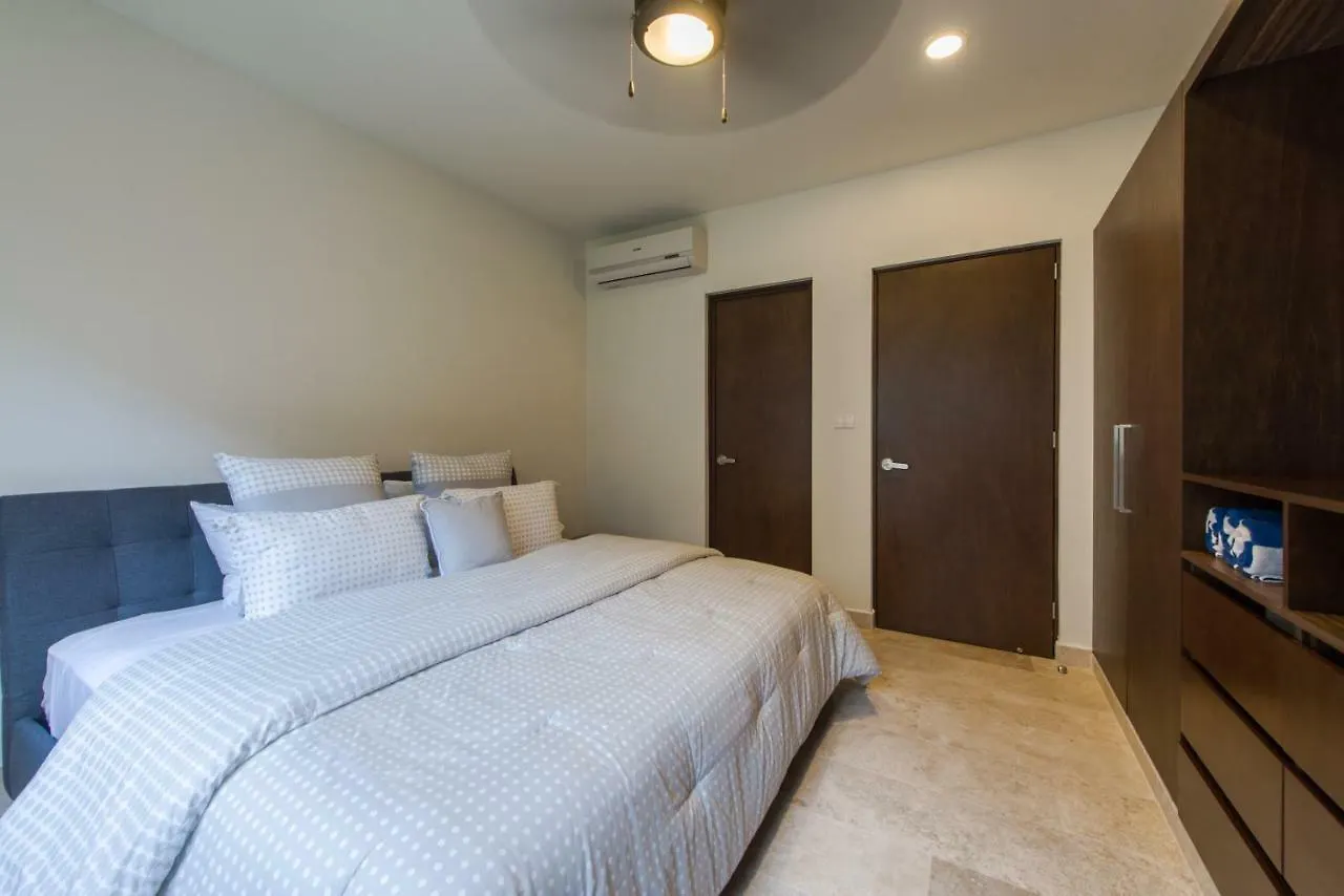 Palmares Condo Rentals Playa del Carmen 0*,  México