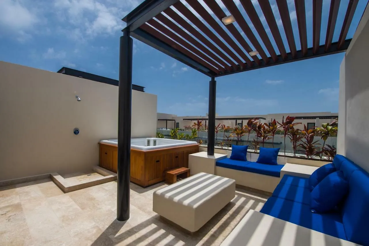 Palmares Condo Rentals Playa del Carmen