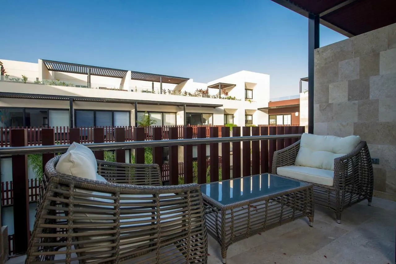 Palmares Condo Rentals Playa del Carmen México
