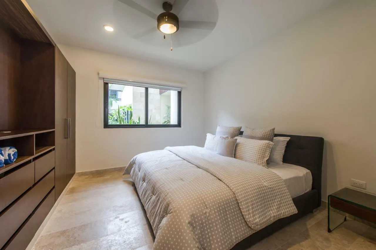 Palmares Condo Rentals Playa del Carmen 0*,
