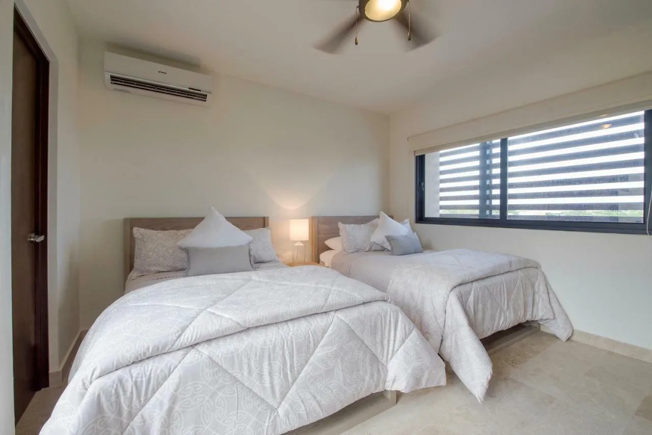 Palmares Condo Rentals Playa del Carmen