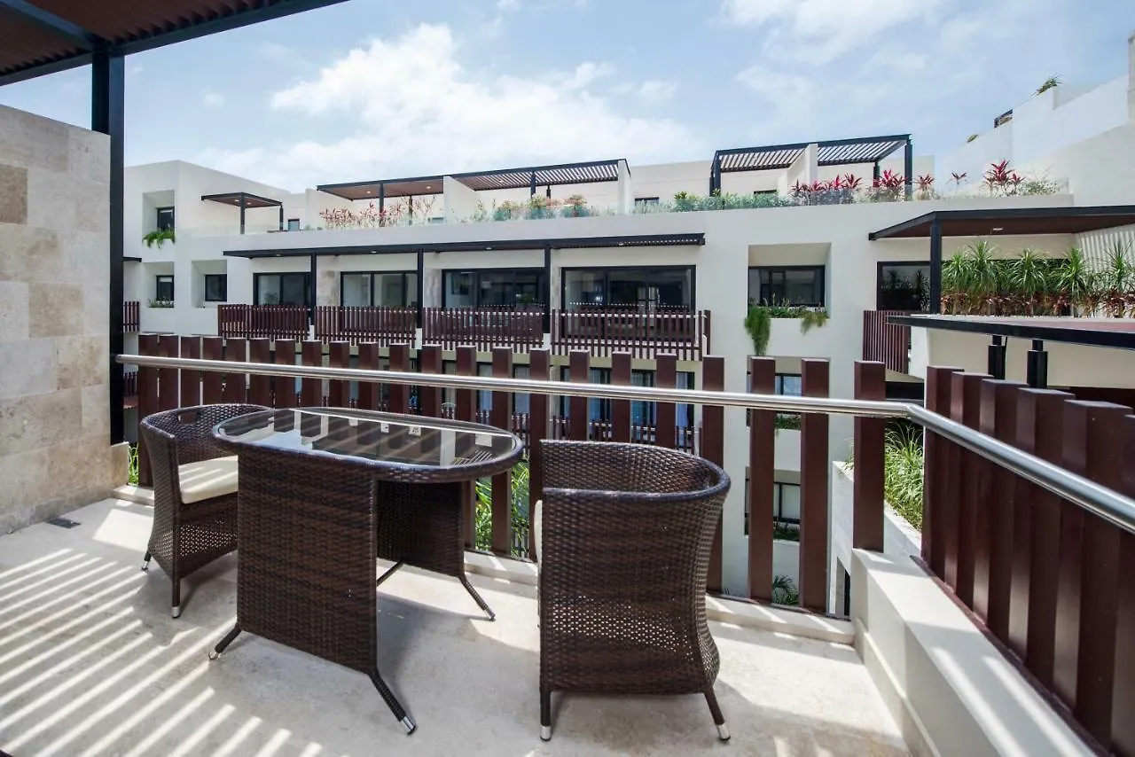 Palmares Condo Rentals Playa del Carmen